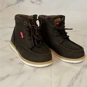 BNWOT Boys Levi’s 501 Brown Hightop Shoe/Bootie Size 12 Little Boys